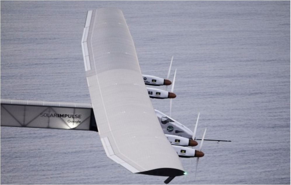 طائرة شمسية تعبر الأطلسي دون قطرة وقود (صور)4