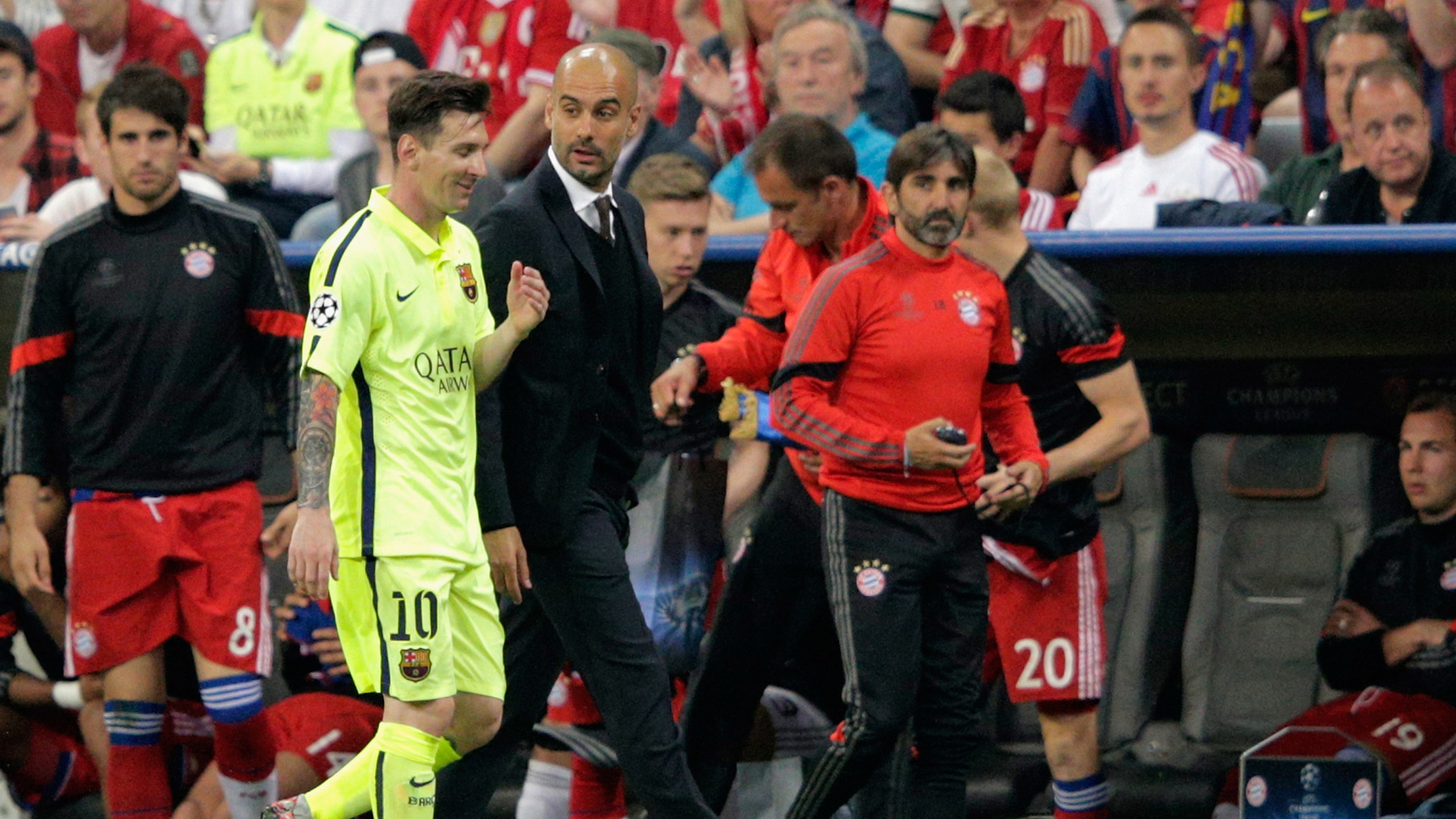 MUNICH, GERMANY - MAY 12:  Josep Guardiola head coach of Bayern Muenchen speaks to Lionel Messi of Barcelona at half time during the UEFA Champions League semi final second leg match between FC Bayern Muenchen and FC Barcelona at Allianz Arena on May 12, 2015 in Munich, Germany.  (Photo by Adam Pretty/Bongarts/Getty Images)