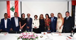 لبنان يكرّم الفنانة التشكيلية سمر الشامسي بمنحها لقب كليوباترا الشرق